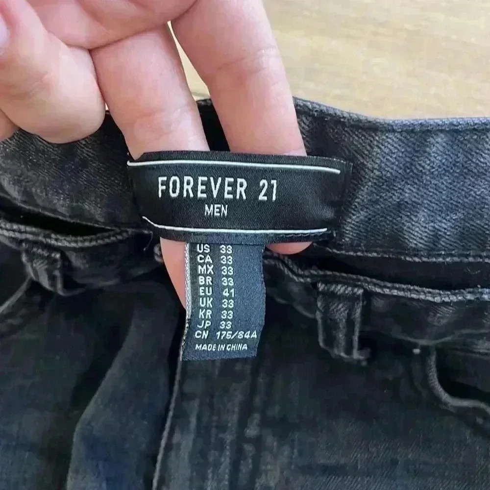 4/$25 Forever 21 Men’s Black Stripe Ankle Zip Jeans Sz 33 - Picture 4 of 7